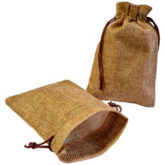 Kleine jute zakjes licht bruin - 24 stuks  - 10x15 cm - cadeauzakjes herbruikbaar 