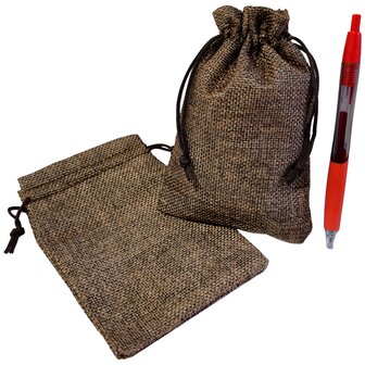 Kleine jute zakjes koffie bruin - 12 stuks  - 10x15 cm - cadeauzakjes herbruikbaar 