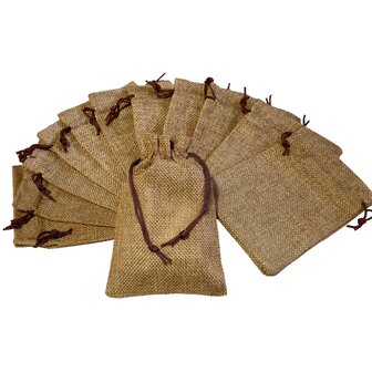 Kleine jute zakjes licht bruin - 24 stuks  - 10x15 cm - cadeauzakjes herbruikbaar 