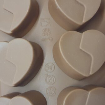Silicone bonbon mold / baking molds - broken heart