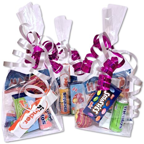 50x Uitdeelzakjes / traktatie zakjes - 8x5x25 cm - snoepzakjes - cellofaanzakjes transparant verpakking zakjes / geschenkzakjes cellofaan - blokbodemzakjes - plastic zakjes voor traktatie