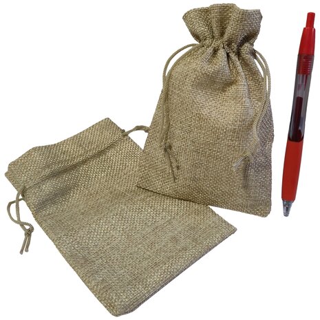 Kleine jute zakjes naturel - 12 stuks  - 10x15 cm - cadeauzakjes herbruikbaar met natuurlijke uitstraling